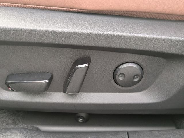 2026 Mitsubishi Outlander Base