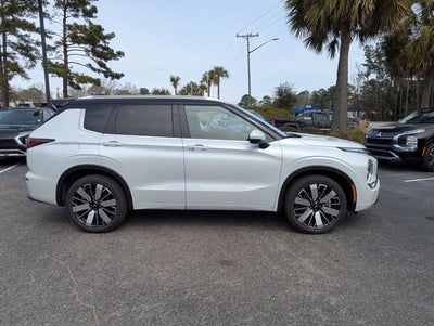 2026 Mitsubishi Outlander Base