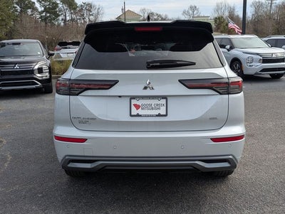 2026 Mitsubishi Outlander Base