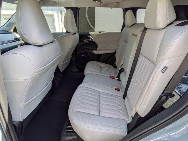 2026 Mitsubishi Outlander Base