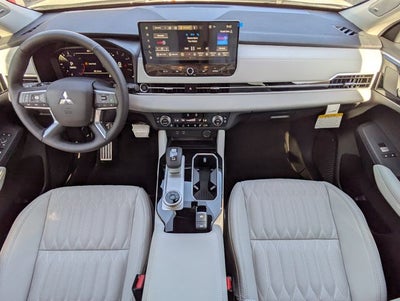 2026 Mitsubishi Outlander Base