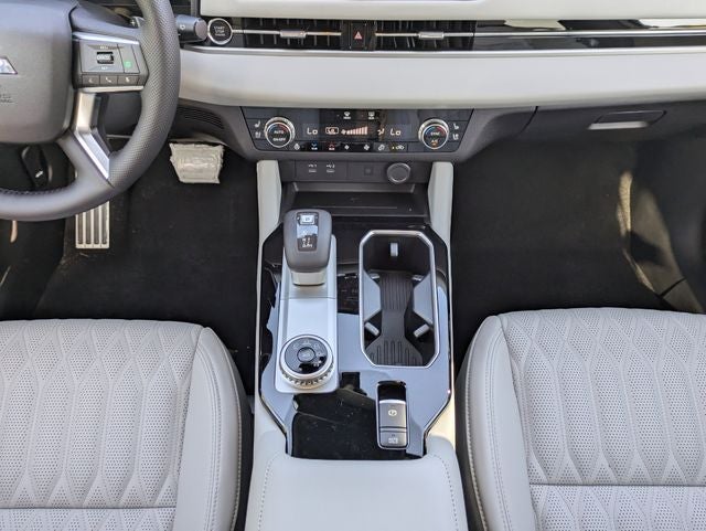 2026 Mitsubishi Outlander Base