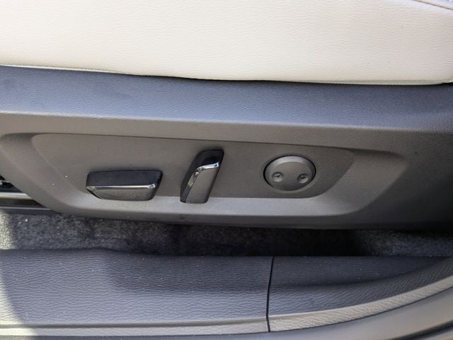 2026 Mitsubishi Outlander Base