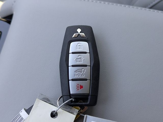 2026 Mitsubishi Outlander Base