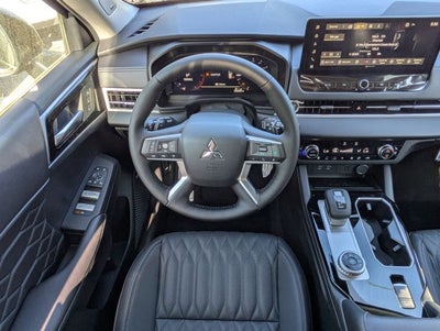 2026 Mitsubishi Outlander Base