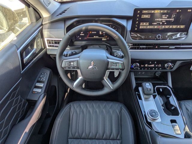 2026 Mitsubishi Outlander Base