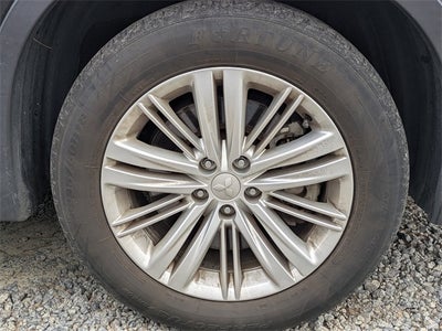 2022 Mitsubishi Outlander ES