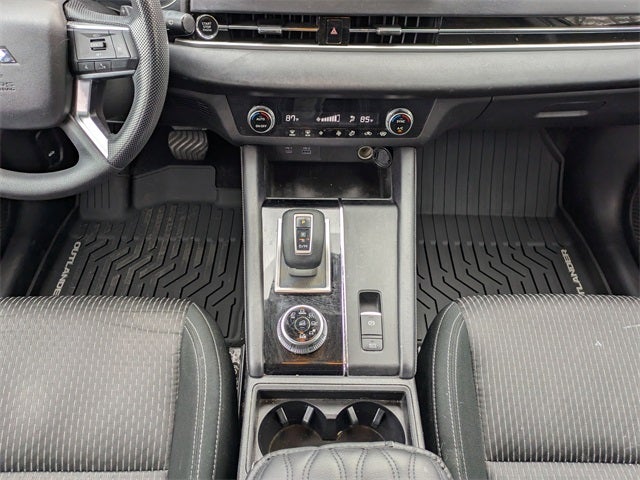 2022 Mitsubishi Outlander ES