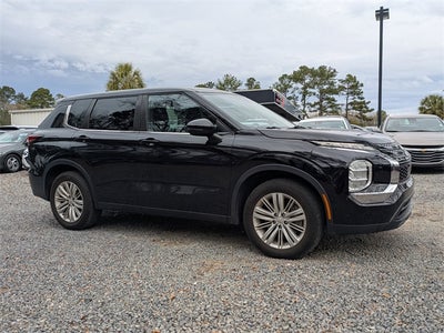 2022 Mitsubishi Outlander ES