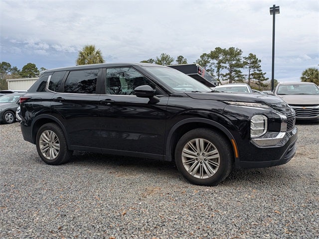 2022 Mitsubishi Outlander ES