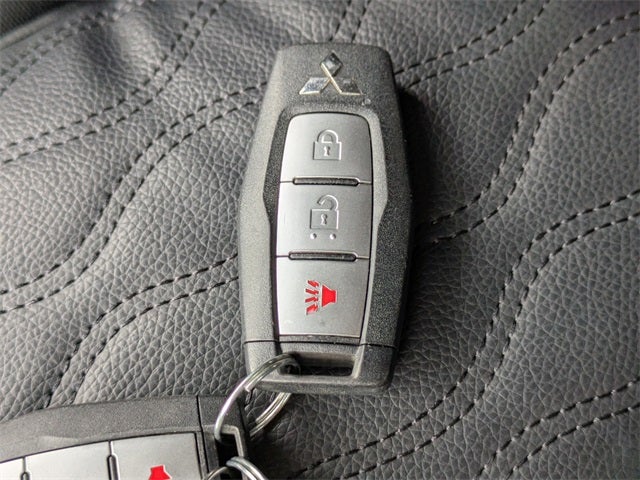 2022 Mitsubishi Outlander ES