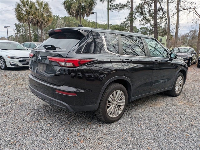 2022 Mitsubishi Outlander ES