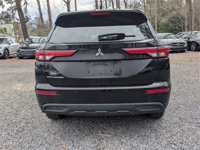 2022 Mitsubishi Outlander ES