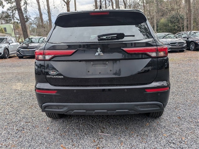 2022 Mitsubishi Outlander ES