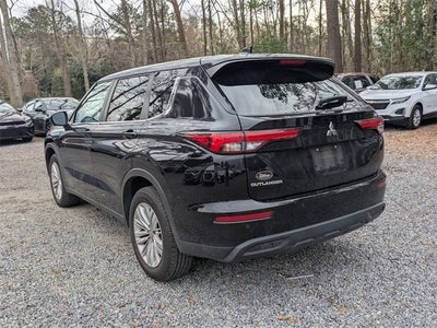 2022 Mitsubishi Outlander ES