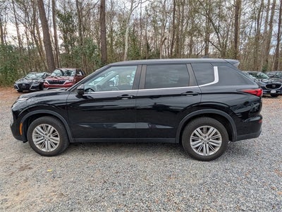 2022 Mitsubishi Outlander ES