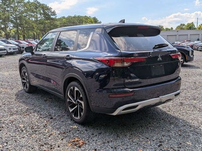 2023 Mitsubishi Outlander SE