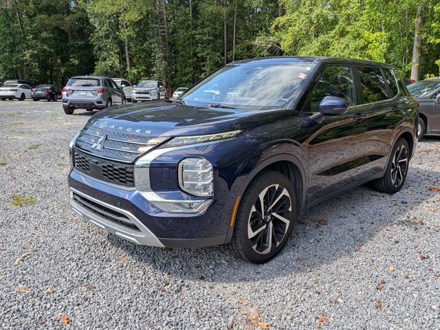 2023 Mitsubishi Outlander SE