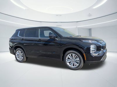 2026 Mitsubishi Outlander ES