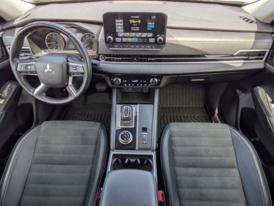 2024 Mitsubishi Outlander SE