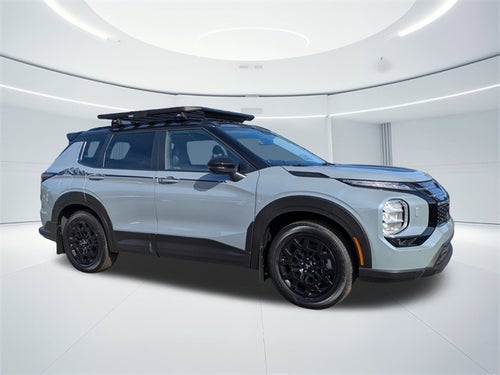 2025 Mitsubishi Outlander Base