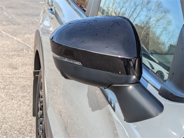 2025 Mitsubishi Outlander Base