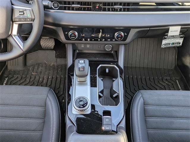 2025 Mitsubishi Outlander Base