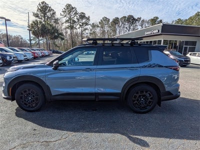 2025 Mitsubishi Outlander Base