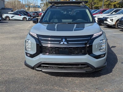 2025 Mitsubishi Outlander Base