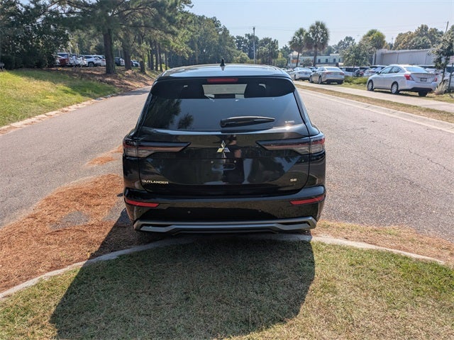 2025 Mitsubishi Outlander SE