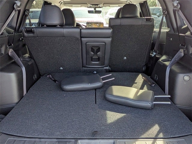 2025 Mitsubishi Outlander Base