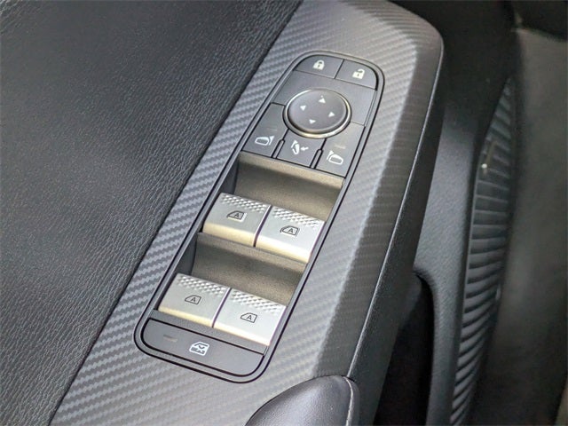 2025 Mitsubishi Outlander Base