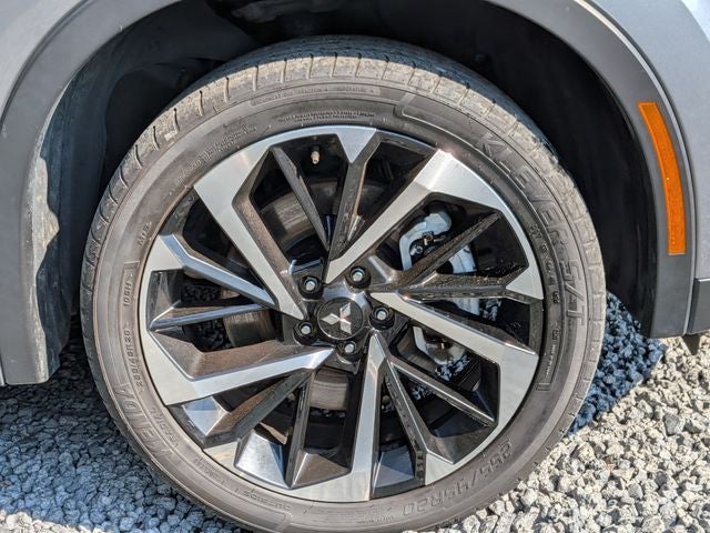 2024 Mitsubishi Outlander Base
