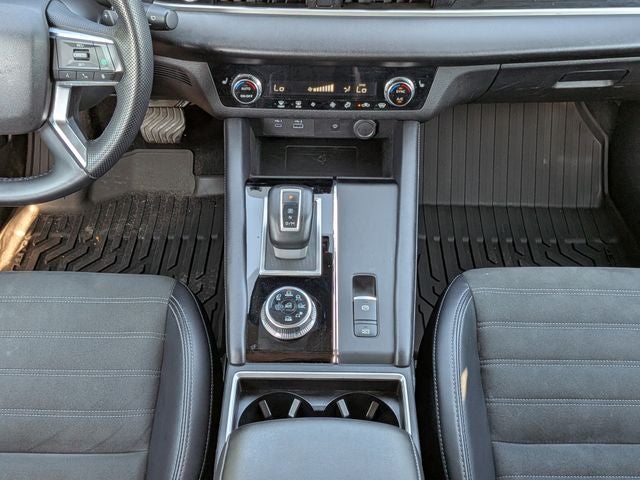 2024 Mitsubishi Outlander Base