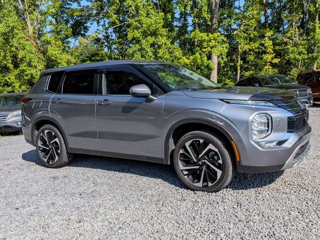 2024 Mitsubishi Outlander Base