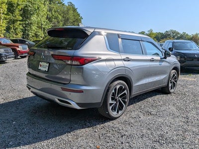 2024 Mitsubishi Outlander Base