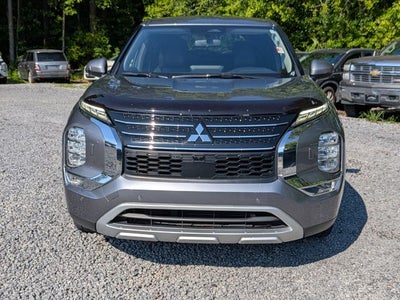 2024 Mitsubishi Outlander Base