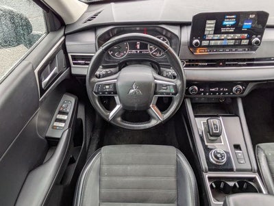 2024 Mitsubishi Outlander SE