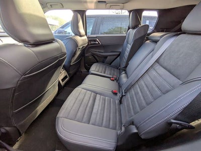 2025 Mitsubishi Outlander SE