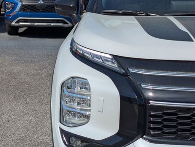 2025 Mitsubishi Outlander Base