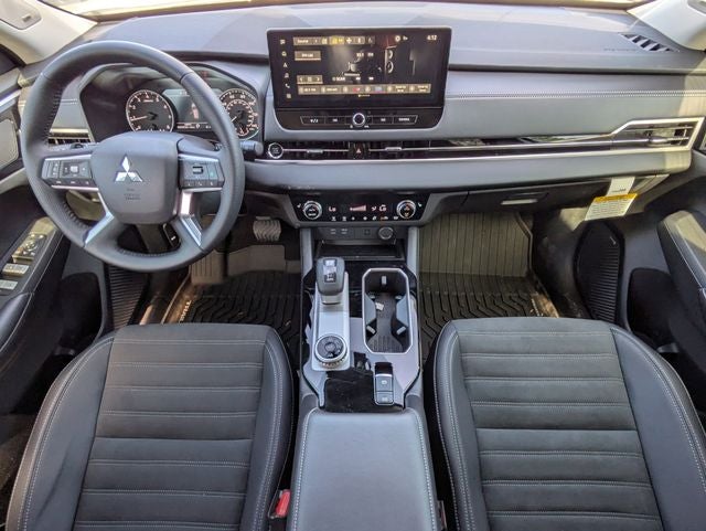 2025 Mitsubishi Outlander Base