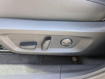 2025 Mitsubishi Outlander Base