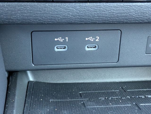 2025 Mitsubishi Outlander Base