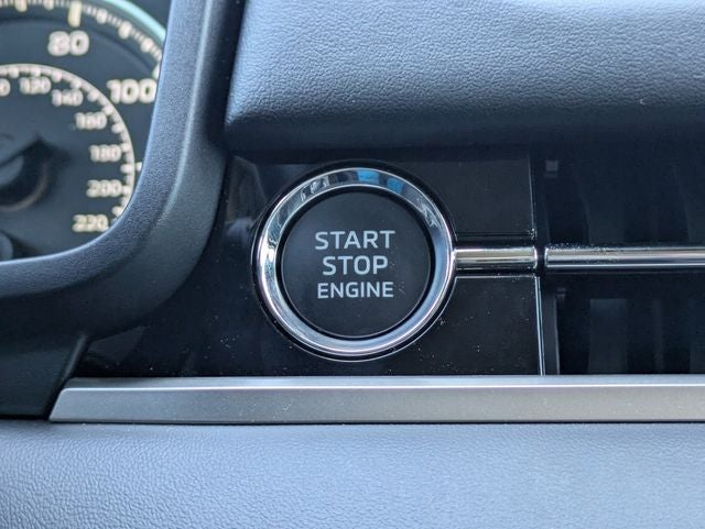 2025 Mitsubishi Outlander Base