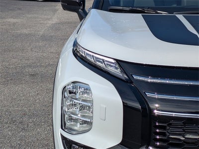 2026 Mitsubishi Outlander Base