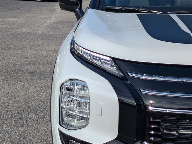 2026 Mitsubishi Outlander Base