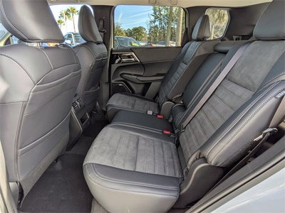 2026 Mitsubishi Outlander Base