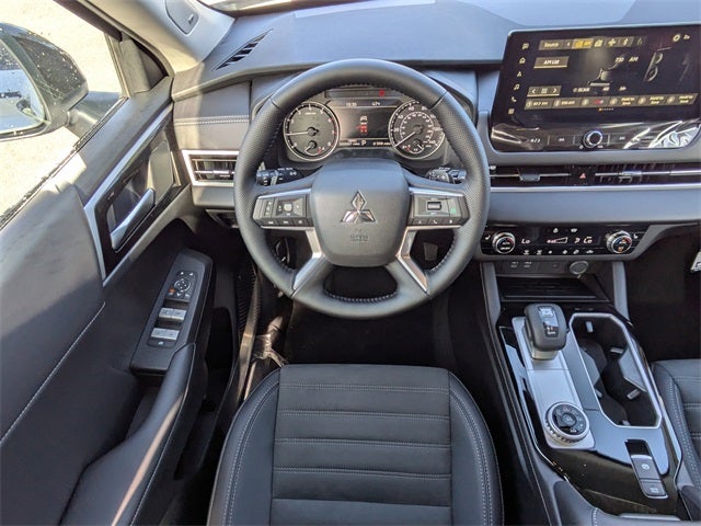 2026 Mitsubishi Outlander Base