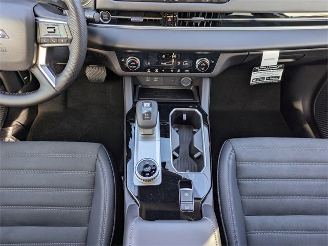 2026 Mitsubishi Outlander Base