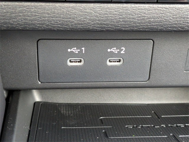 2026 Mitsubishi Outlander Base